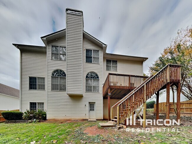 Building Photo - 716 Parkside Dr