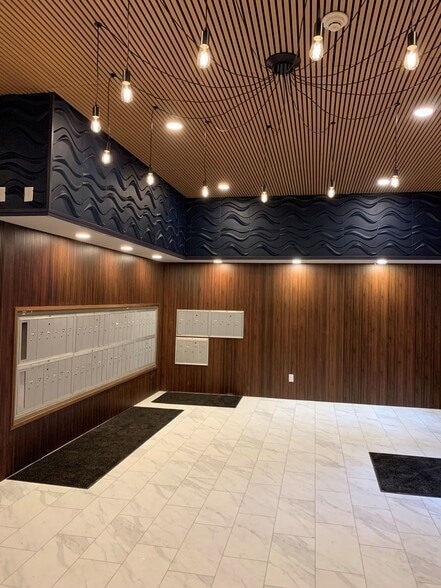 Primary Photo - Modern Tool Square