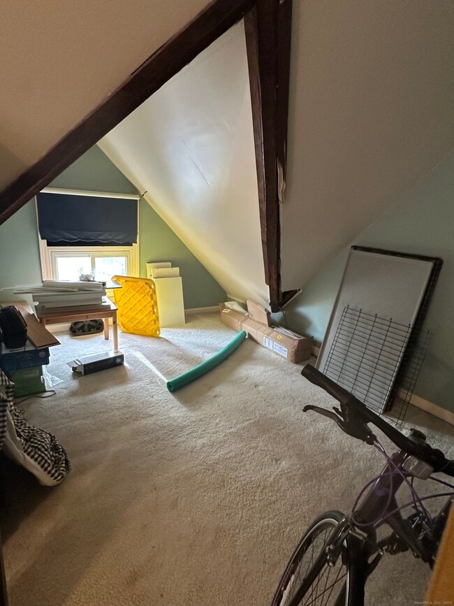 Building Photo - 421 Main St