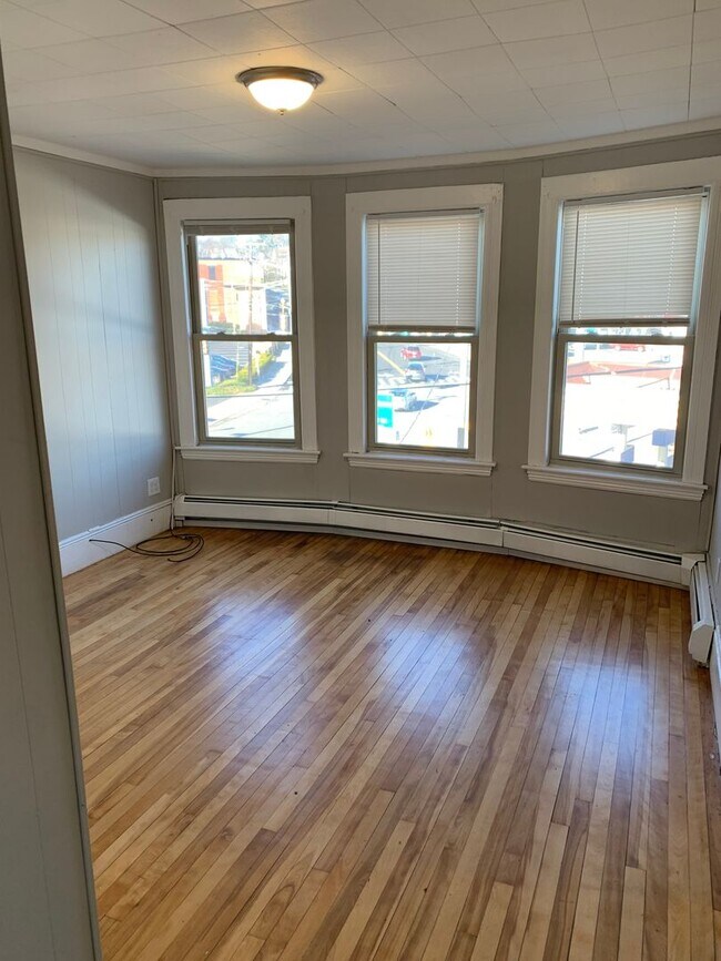 Building Photo - 135 Lafayette Square