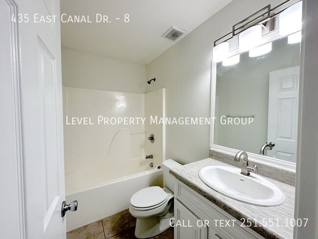 Building Photo - 435 E Canal Dr