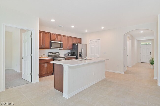 Building Photo - 1009 Jacaranda Pkwy E