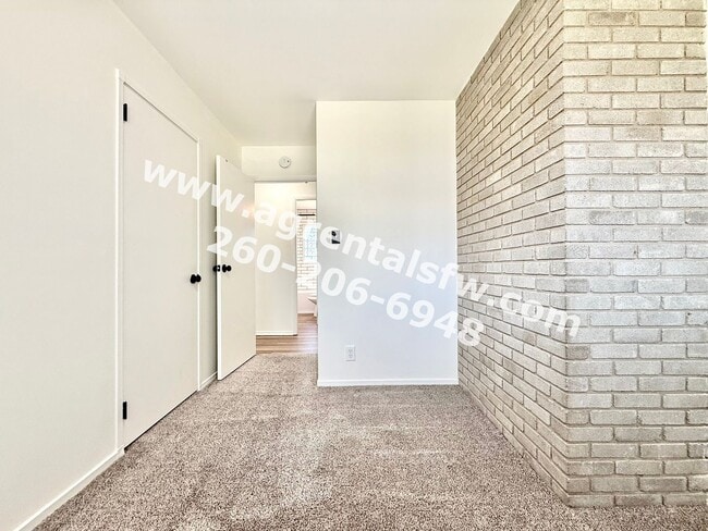 Building Photo - 3 Bedroom House