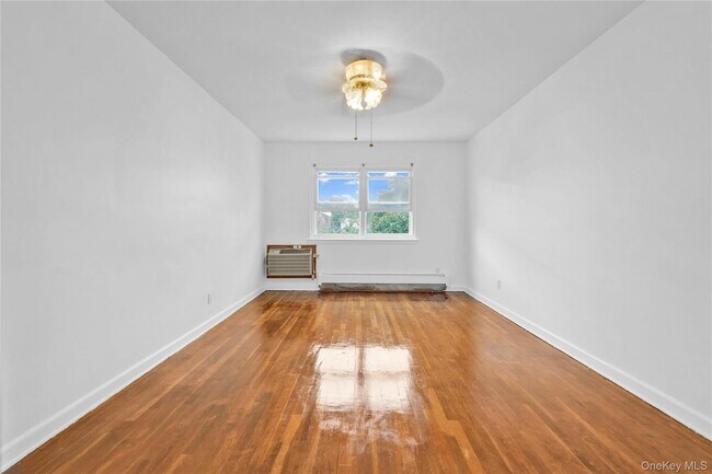 Building Photo - 62-23 69th Pl