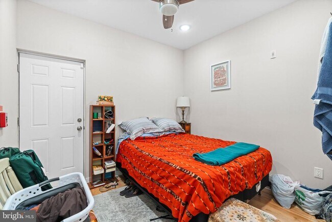 Building Photo - 2234 Master St