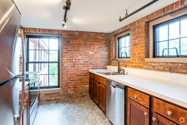 Kitchen - Lofts at Cargill Falls Mill