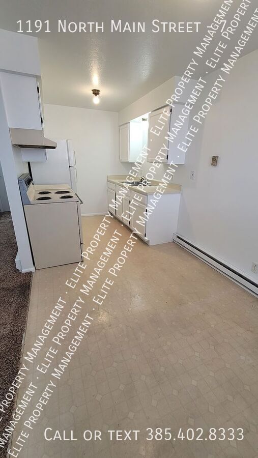 Building Photo - Great 2 bed 1.5 bath apartment