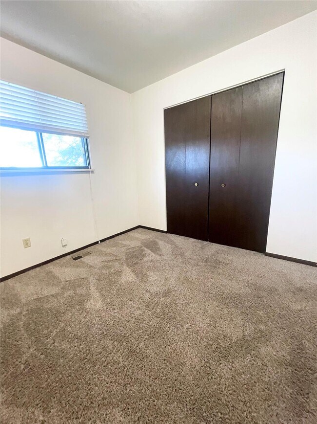 Building Photo - 139 Stacy Dr