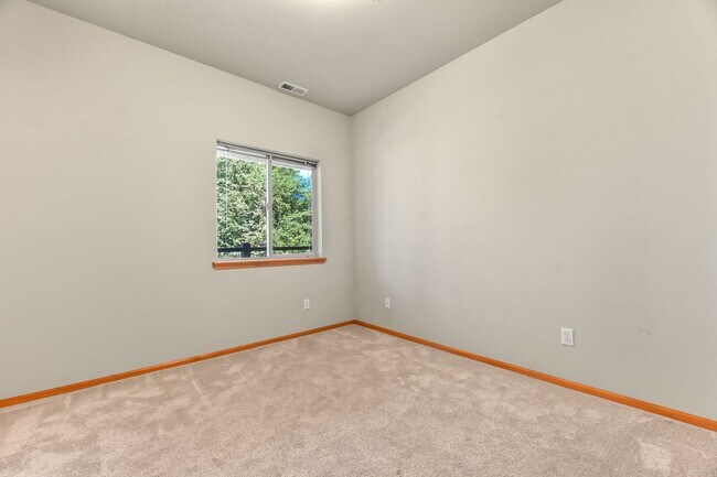 Building Photo - 2131- 2133 Yew Street