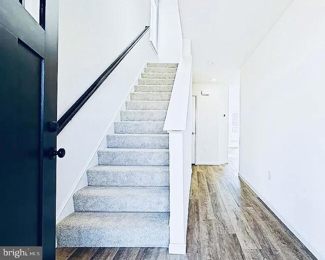 Building Photo - 9 Shillington Ln