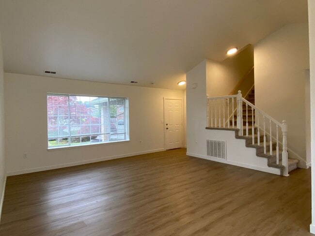 Building Photo - Charming 3-Bed, 2-Bath Home in Prime Feder...