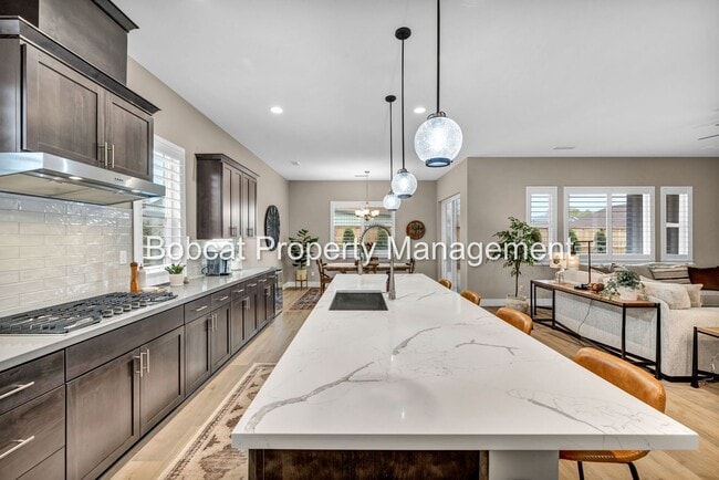 Building Photo - 698 Sage Grouse Lp