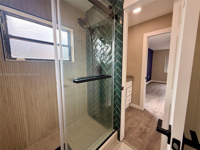 Building Photo - 2550 N Nob Hill Rd