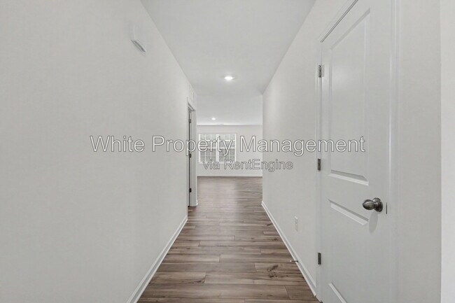 Building Photo - 313 W 18th St