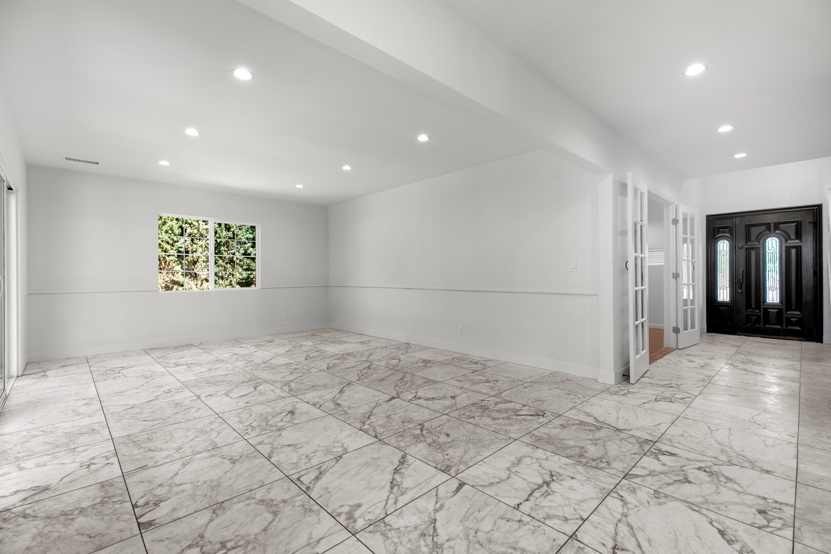 Building Photo - 15419 Valerio St