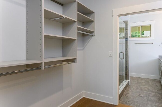 Building Photo - New Construction Rental-Asheville!