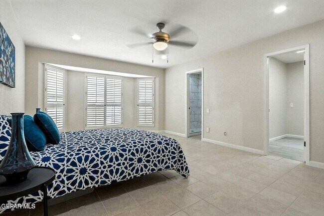 Building Photo - 11273 Ivanhoe Dr