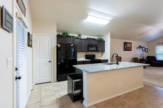 Building Photo - 14108 Avenue V
