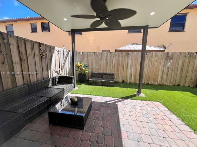 Building Photo - 159 SE 34th Ave