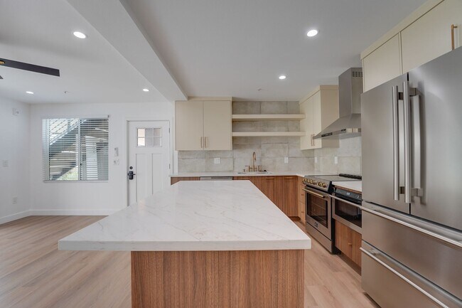 Interior Photo - Oceans 315