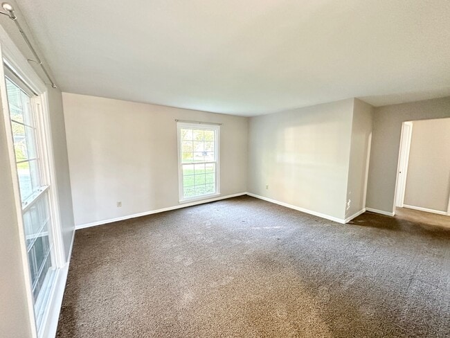 Building Photo - 3003 Killarney Dr