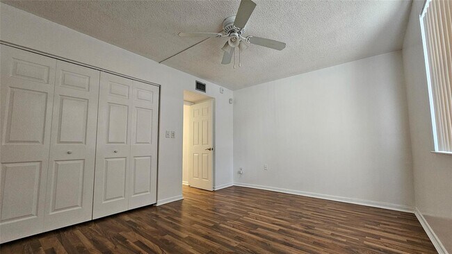 Building Photo - 16171 Blatt Blvd