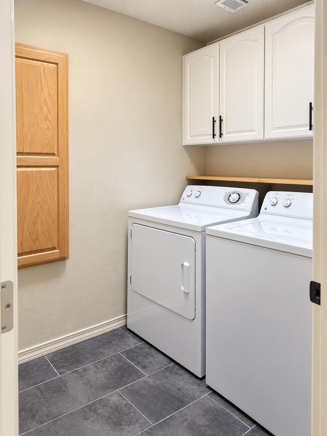 Building Photo - 9208 Masini Ln NW