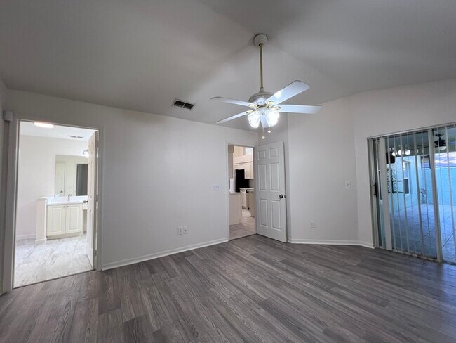 Building Photo - PRICE REDUCED FOR A QUICK MOVE IN!!  Beaut...