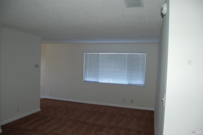Building Photo - 117 Sunset Cir