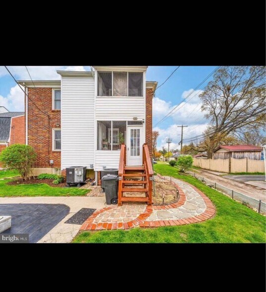 Building Photo - 7800 Tilmont Ave