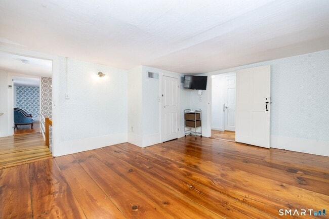 Building Photo - 73 Westledge Rd