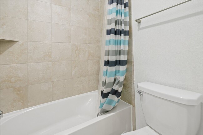 Building Photo - 2111 Levant Ln