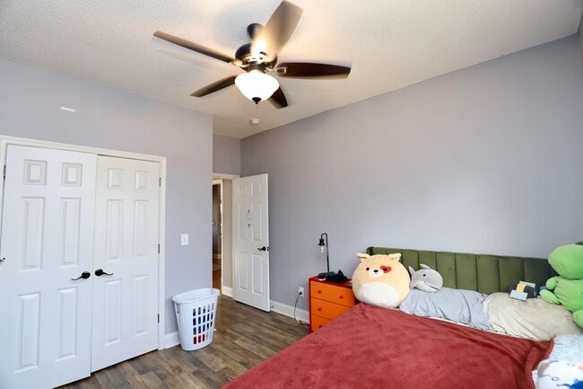 Building Photo - 1855 Beachforest Way