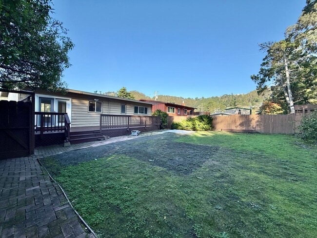 Building Photo - Coastal 3-Bed/2-Bath Home with Ocean View! ***PLEASE READ DESCRIPTION***