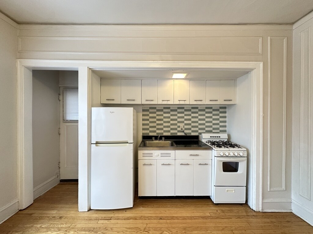 Building Photo - 1307 Oak Ave