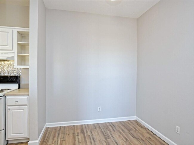 Building Photo - 12166 Metric Blvd