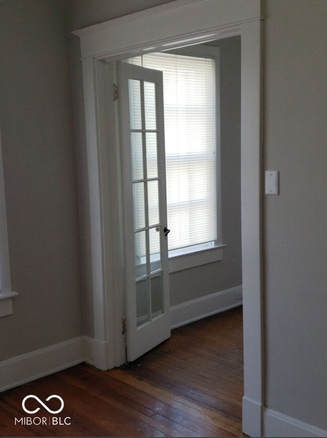 Building Photo - 125 E 17th St