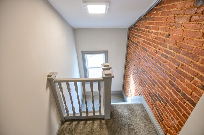 Building Photo - 26 S Washington St