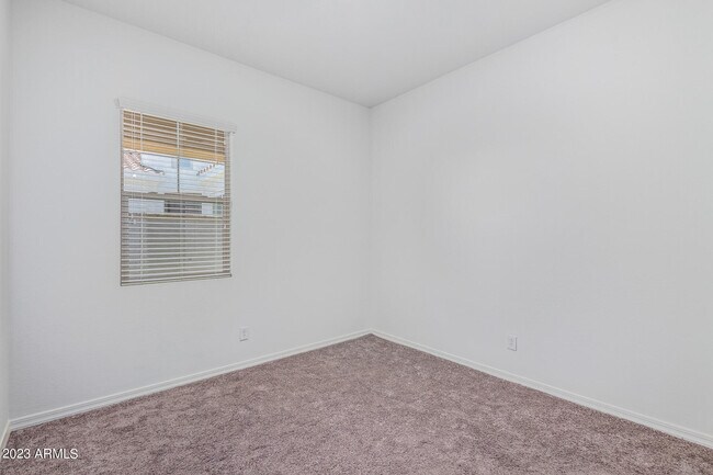 Building Photo - 19750 W Heatherbrae Dr