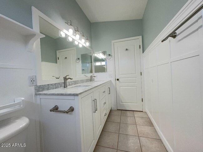 Building Photo - 3876 Camino del Vara