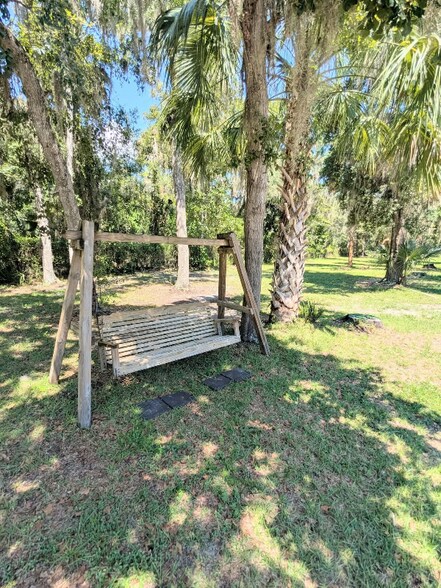 Building Photo - 5650 NW 219th Street Rd