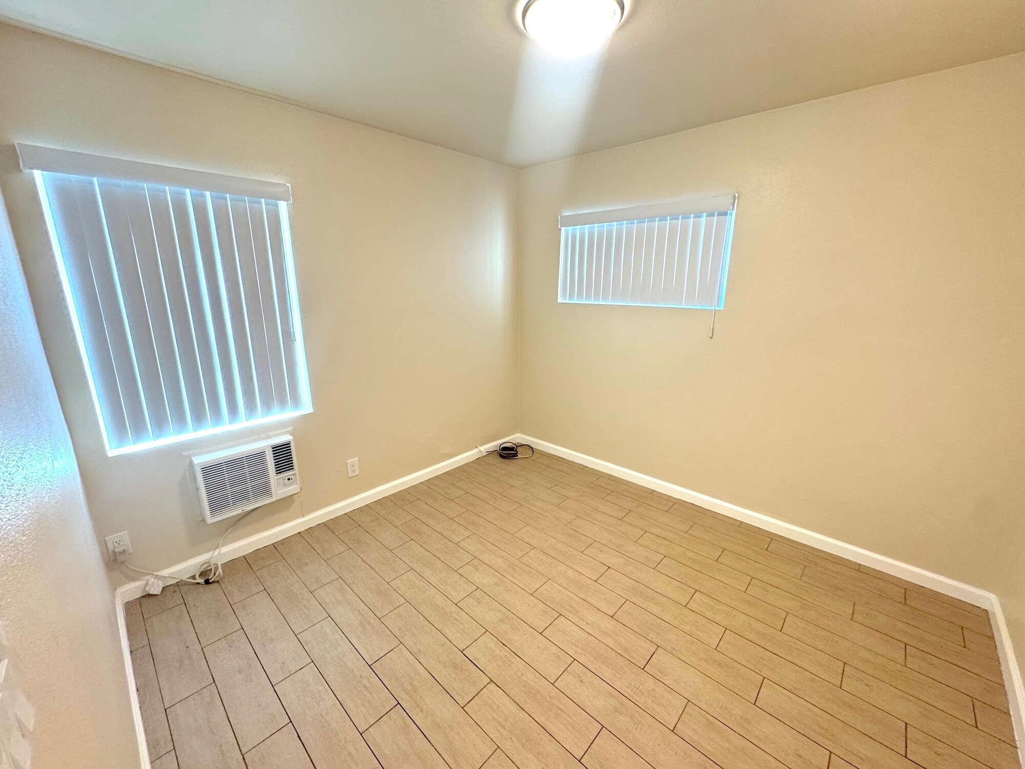 Bedroom - 5248 Craner Ave