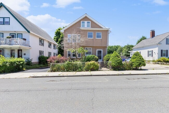 Building Photo - 241 Beech St