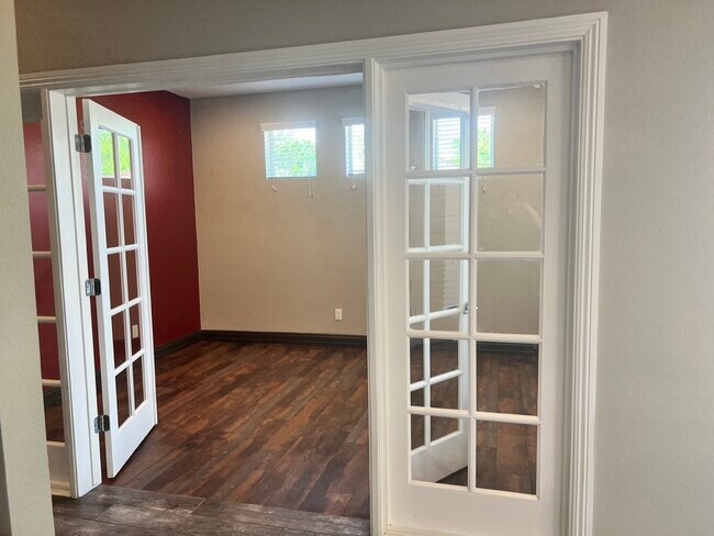 4th Room - 6321 Vista del Bosque Dr NW