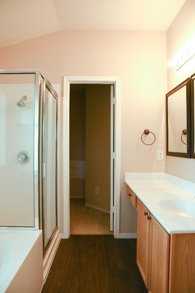 Building Photo - 308 Lava Bed Dr