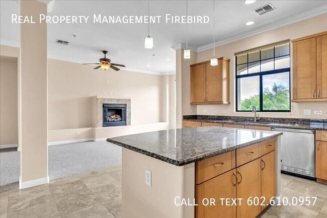 Building Photo - 7297 N Scottsdale Rd