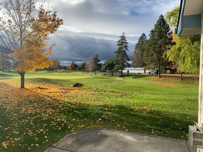 Building Photo - 3 bedroom, 2 bath home on Harbor Links Golf Course