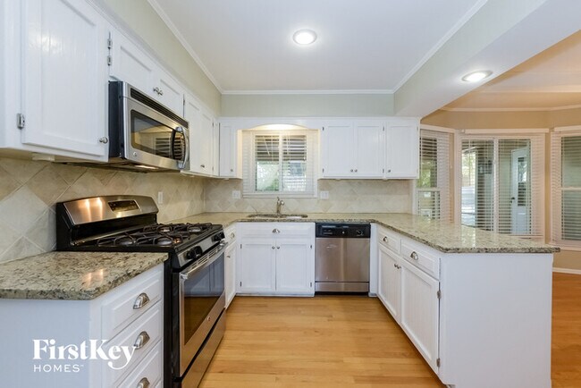 Building Photo - 1613 E Frontier Ln