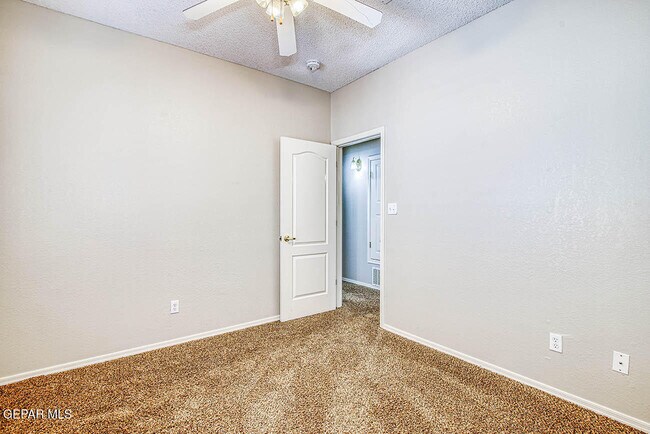 Building Photo - 6076 Los Siglos Dr