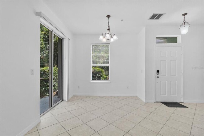 Building Photo - 3520 San Jacinto Cir